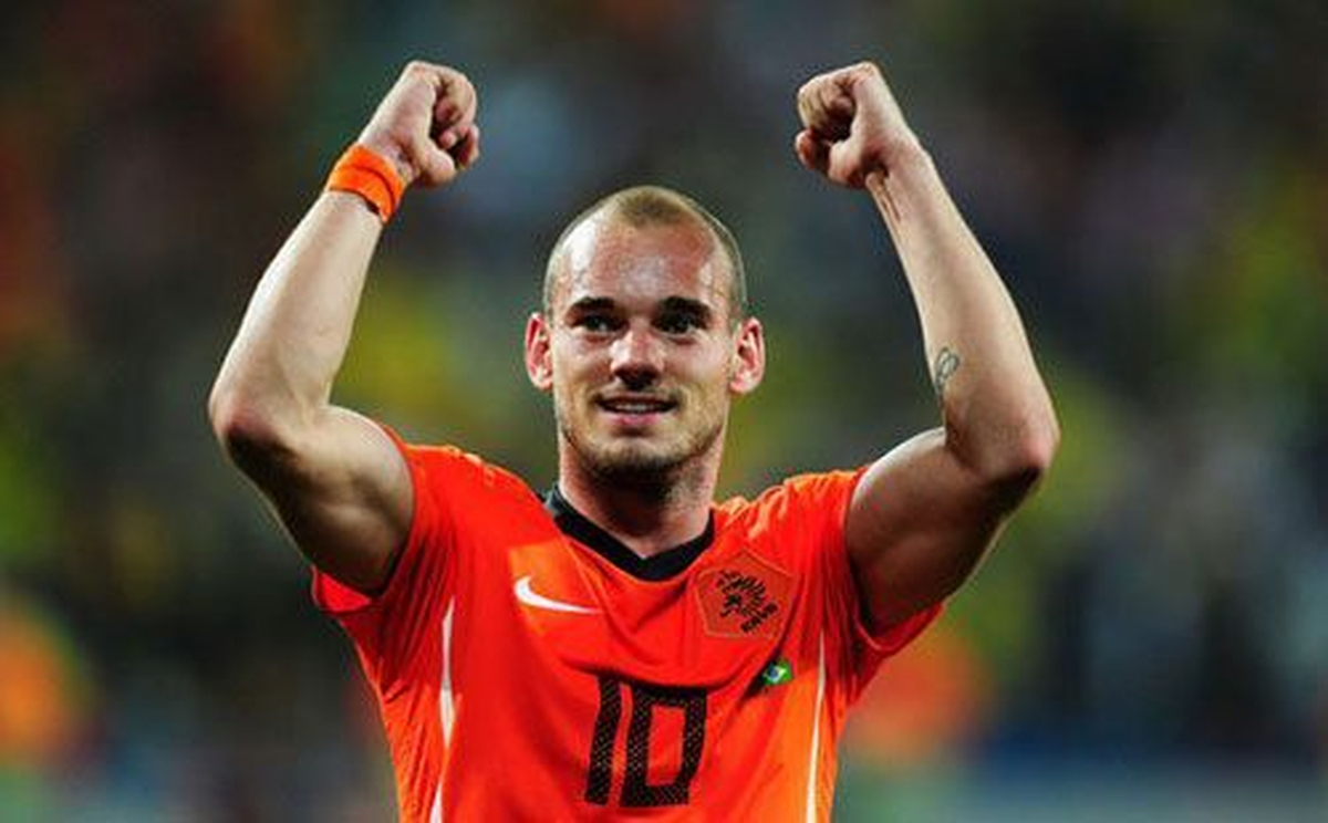 Sneijder Yılan Hikayesine Döndü