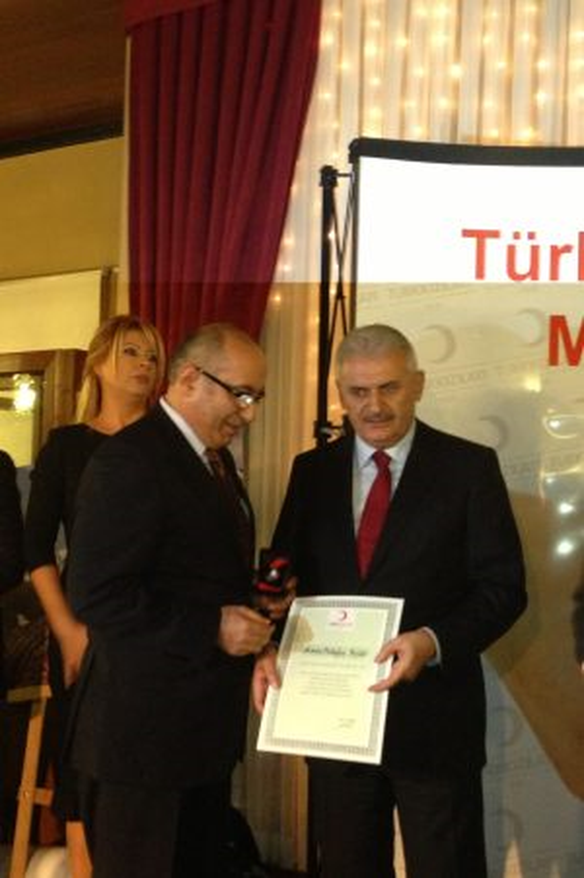 Vanet Gıda\'ya, Türk Kızılayı\'ndan Madalya