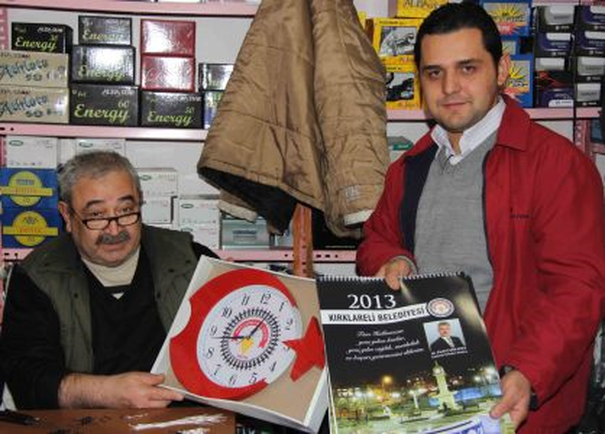 Yeni Yıl Dolayısı ile Yeni Yıl Takvimi ve Logolu Saat Dağıtıldı
