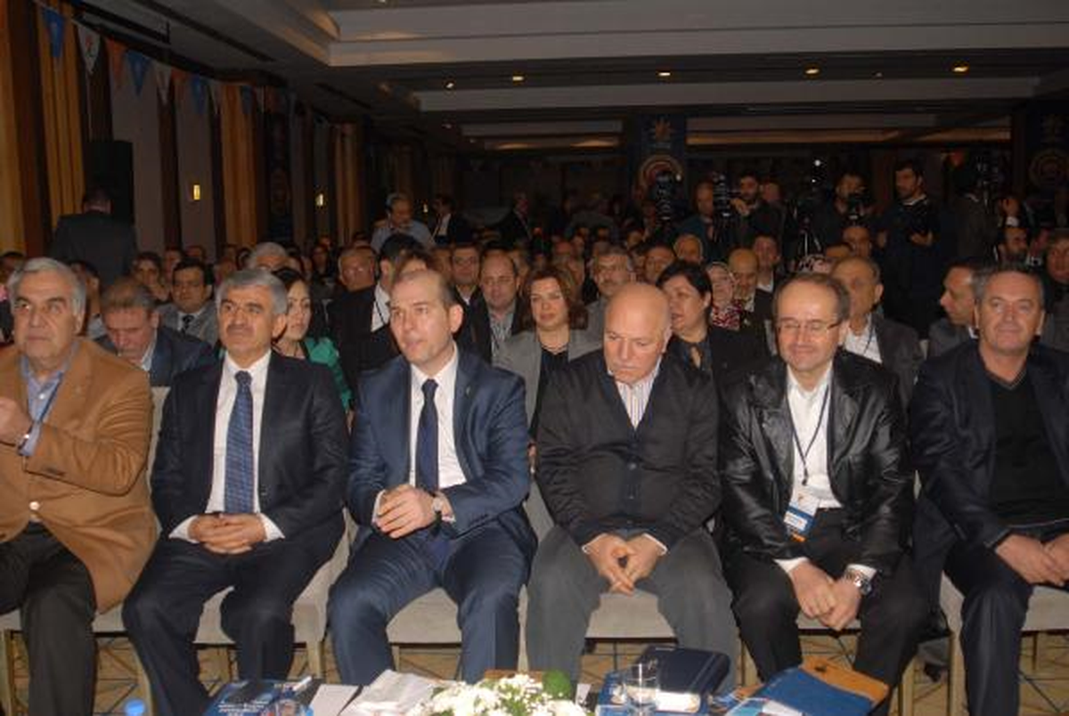 Ak Partili Soylu\'dan Parlamenter Sistem Eleştirisi