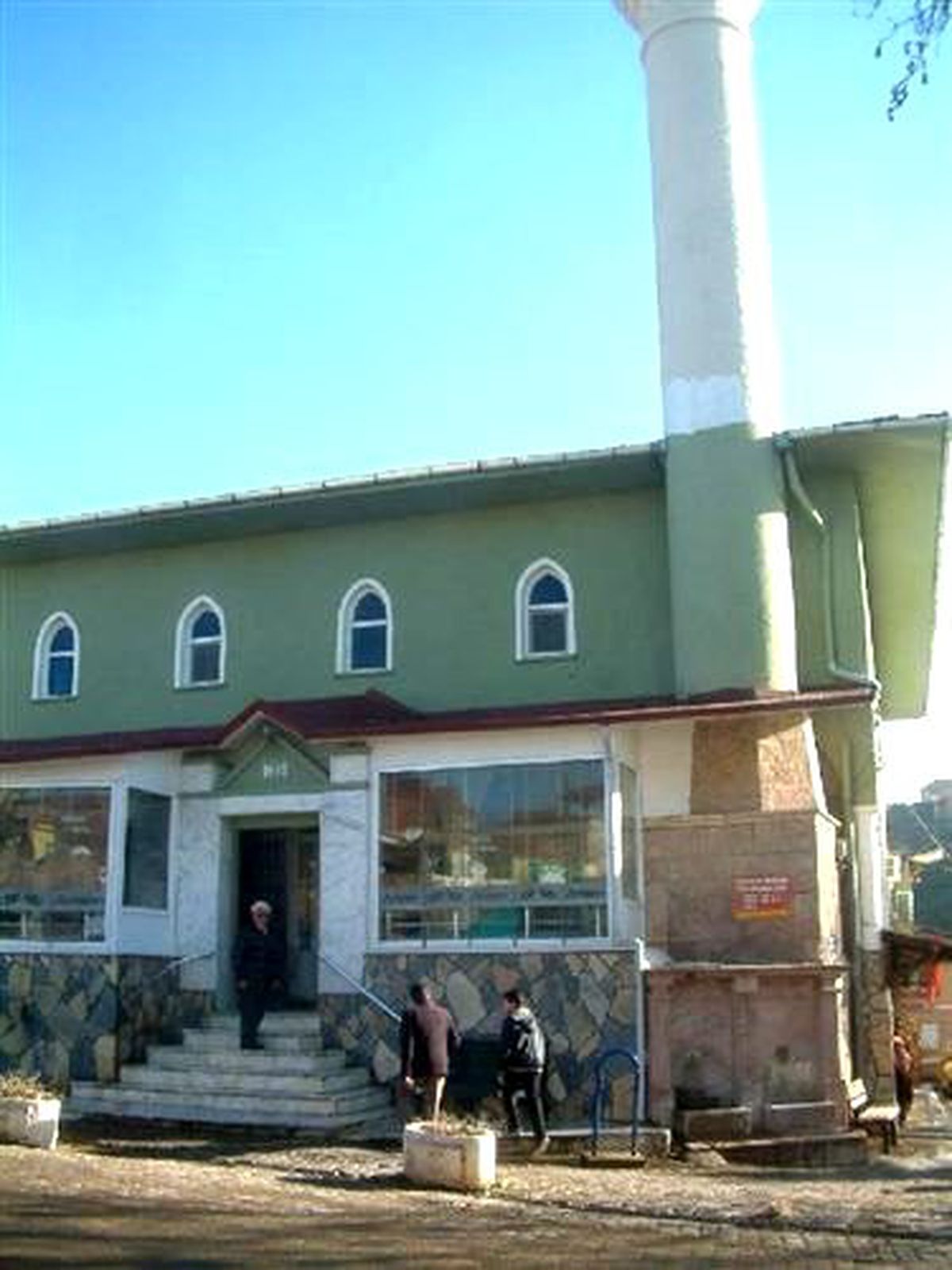 Cami Minaresine Yıldırım Düştü