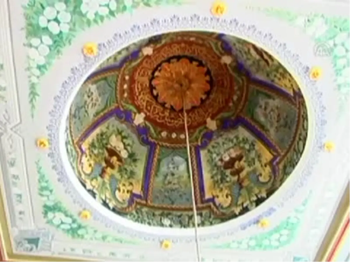 Doğayla Bütünleşen Cami