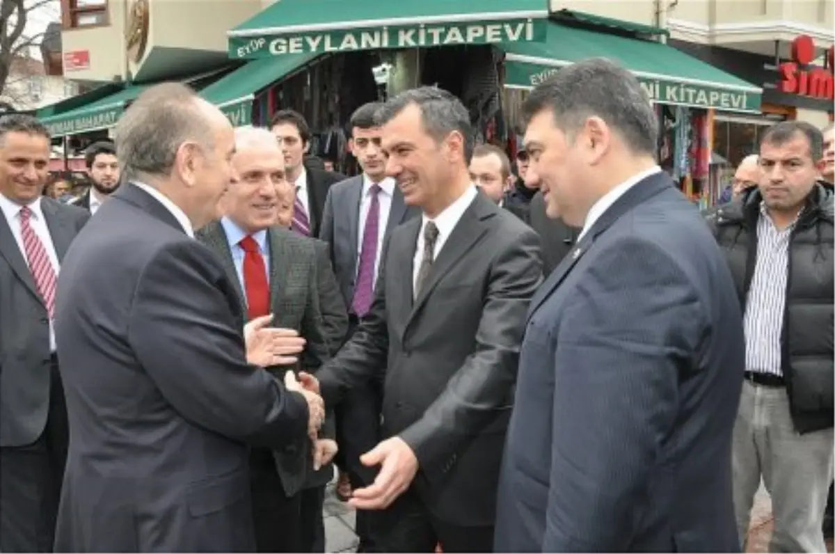 Kadir Başkan Eyüp Sultan\'da