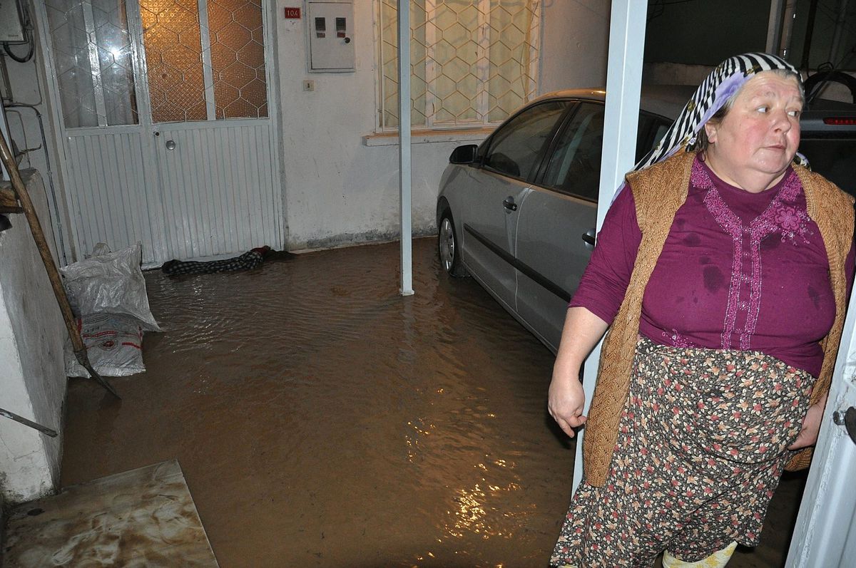 Soma\'da Yağmur Hayatını Olumsuz Etkiledi
