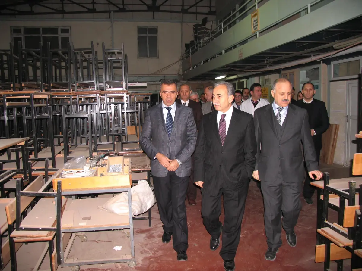 Vali Büyük Okulları Ziyaret Etti