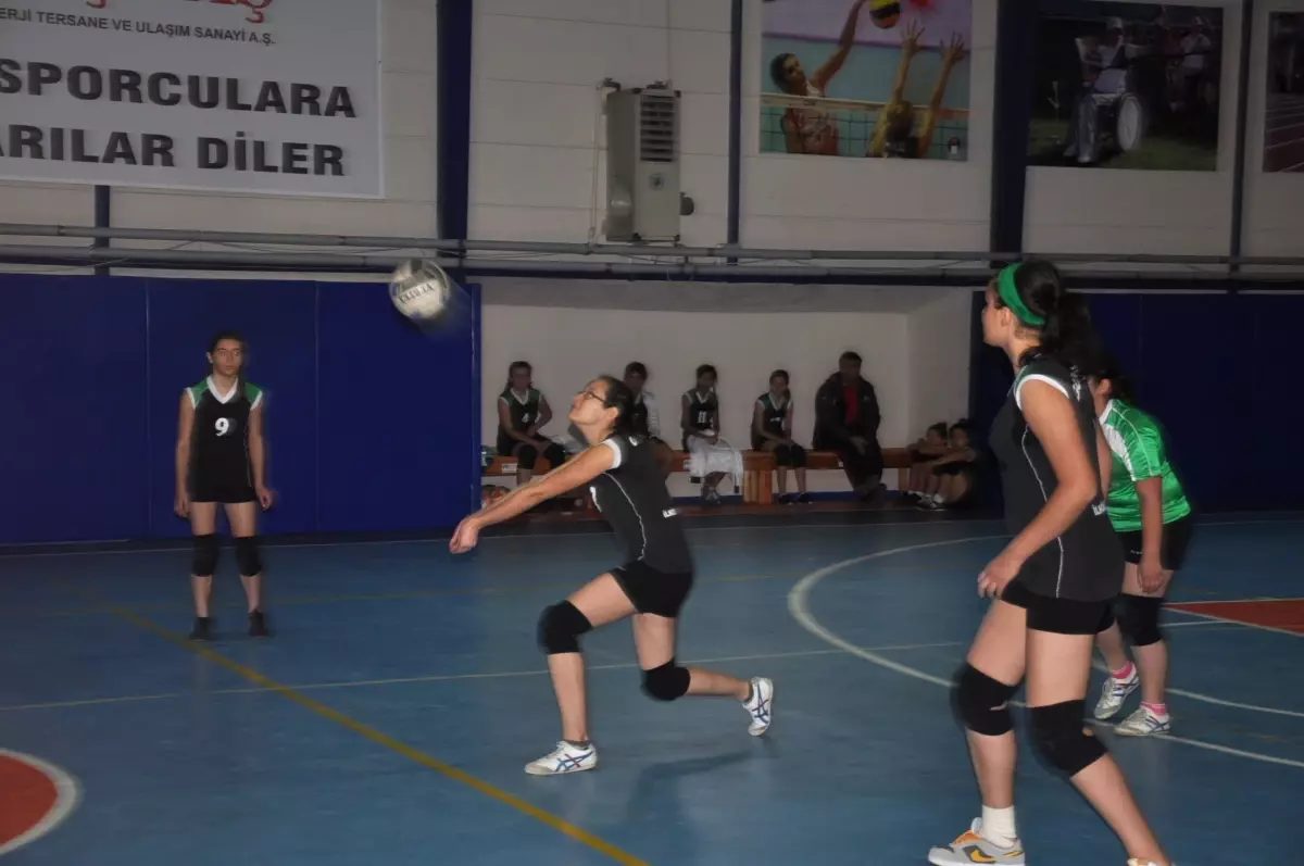 Yıldız Kızlar Voleybol Maçları