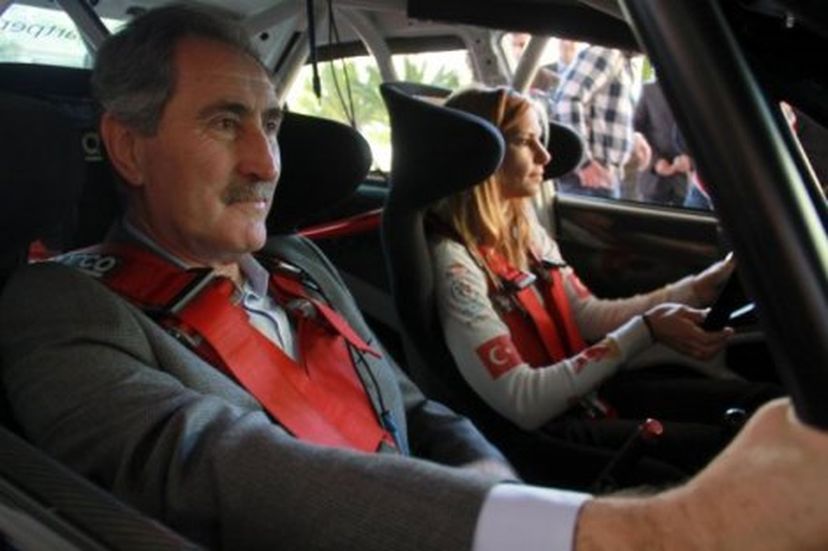 Bakan Günay, Co-pilot Oldu