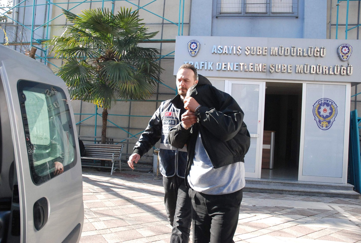 Çalıştığı Dükkanı Soyan Adama Üç Yıl İki Ay Hapis