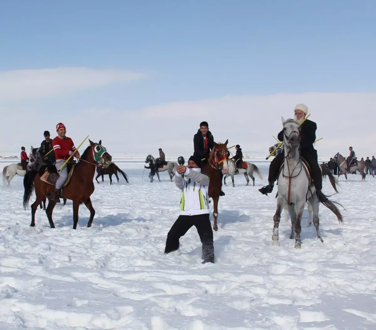 Erzurum\'da Sunucu Ata Ters Bindi