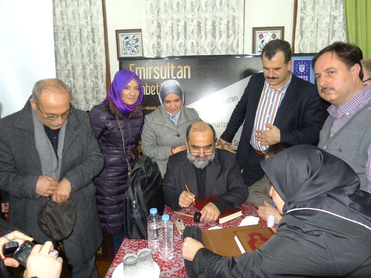 Hattat Hüseyin Kutlu Bursa'da İslamiyet ve Sanatı Anlattı