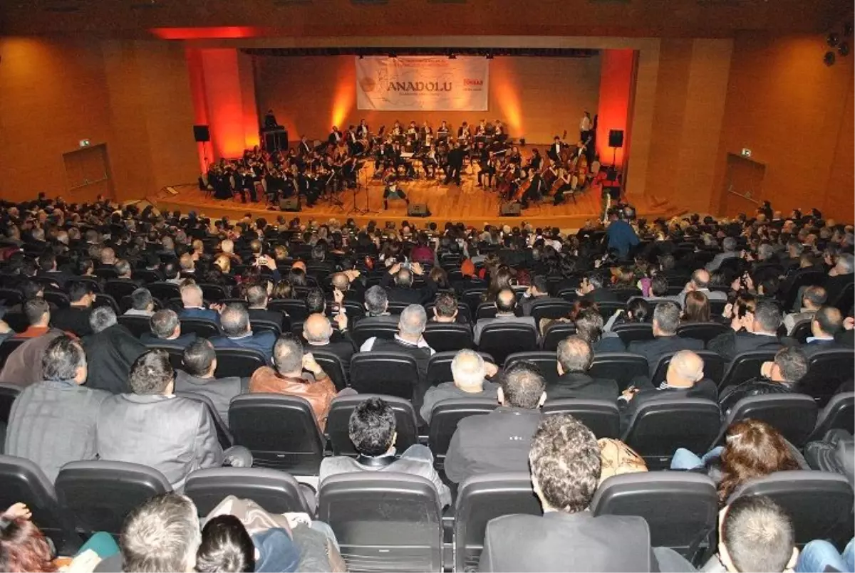 Kuşadası Efes Kongre Merkezinde İlk Konser