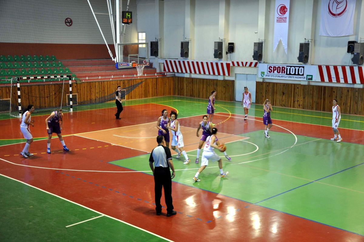 Tbf Kadınlar Basketbol 2.lig Mücadelesi\'nde Nevşehir Üniversitesi Orduspora Mağlup Oldu