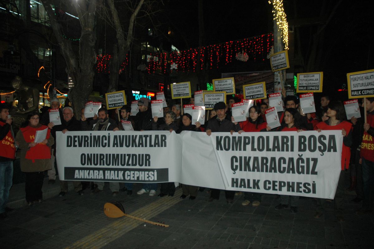 Halk Cephesi\'nden Gözaltı Protsetosu