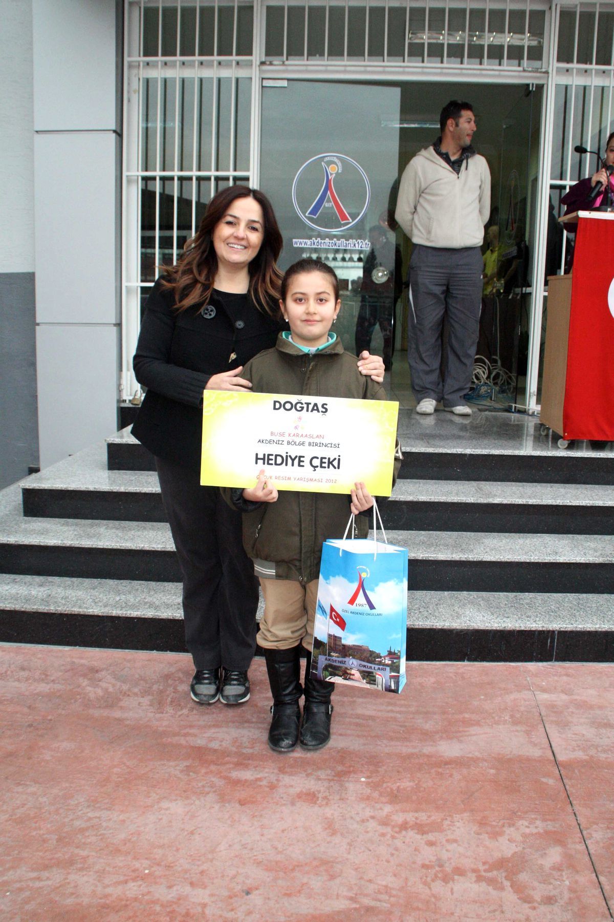 Hayallerini Çizdi, Ödülü Kazandı