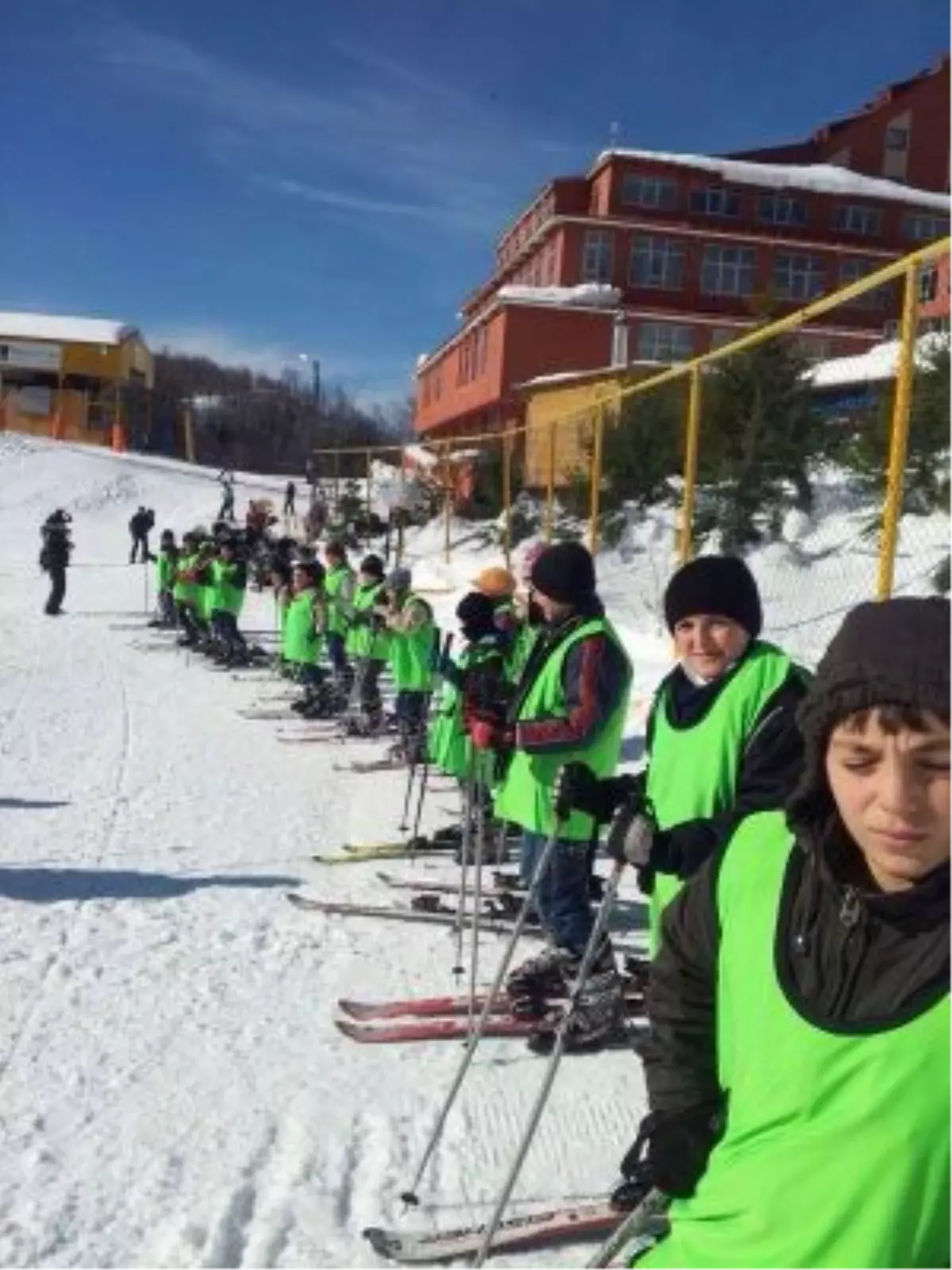 Kartepeli Çocuklar Kayak Keyfini Doya Doya Yaşıyorlar