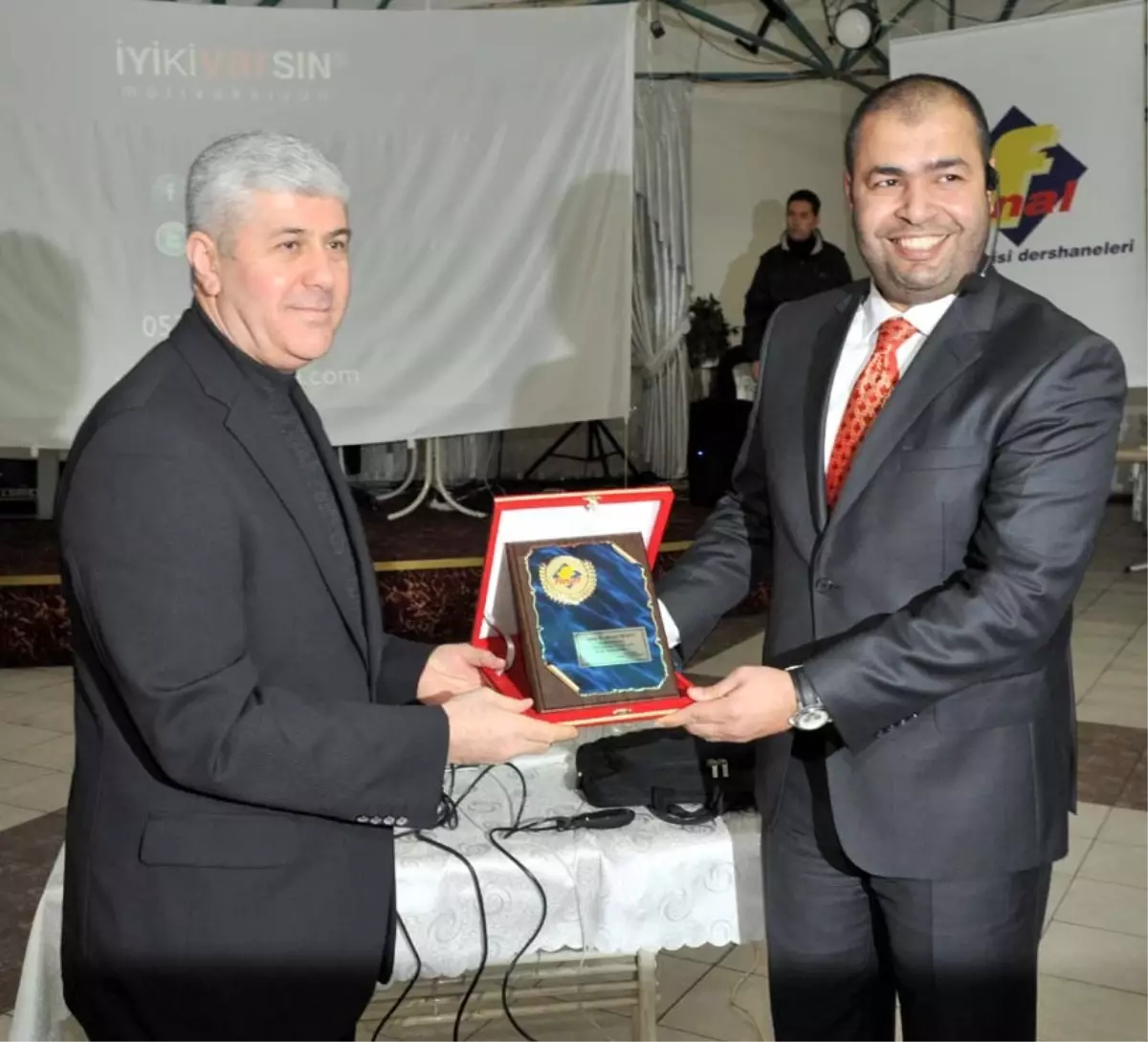 Kişisel Gelişim Uzmanı Ala Elcircevi Uşak'ta 'Başarı ve Motivasyon' Semineri Verdi