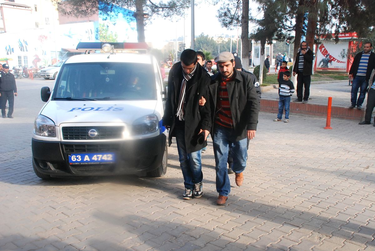 Okuldan Hırsızlık İddiasına 4 Gözaltı