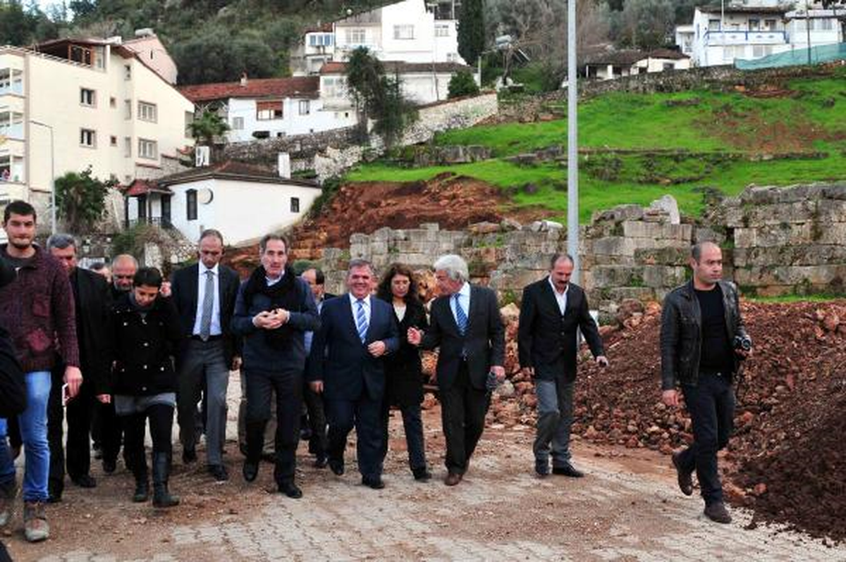 Patara\'da Bulunan Eşsiz Herme Heykelini, Bakan Günay Tanıttı (2)