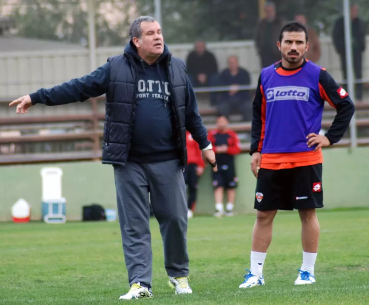 Adanaspor 1 Puandan Memnun