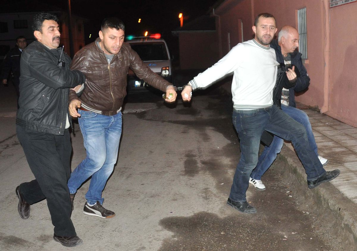 Aksaray\'da 3 Kişiyi Bıçaklayan 5 Kişi Tutuklandı