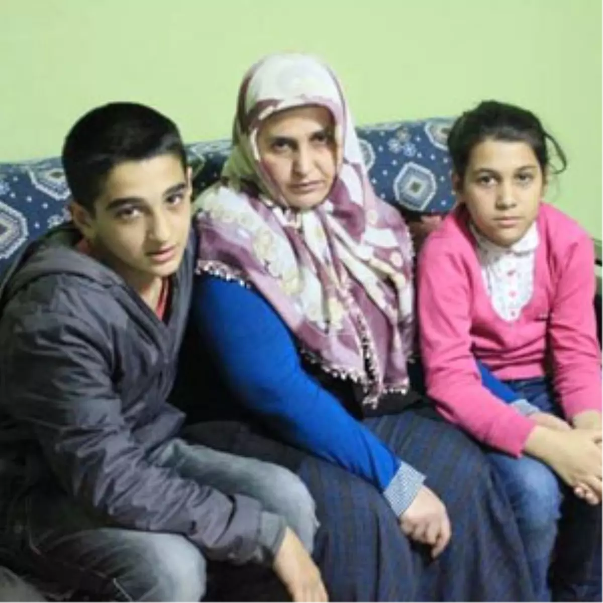 Bir Anne Çocuklarının Sesini Duymak İstiyor