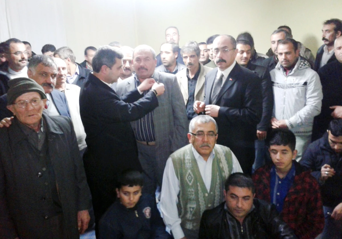 DSP Şefaatli Eski İlçe Başkanı ile 50 Kişilik Bir Grup MHP\'ye Geçti