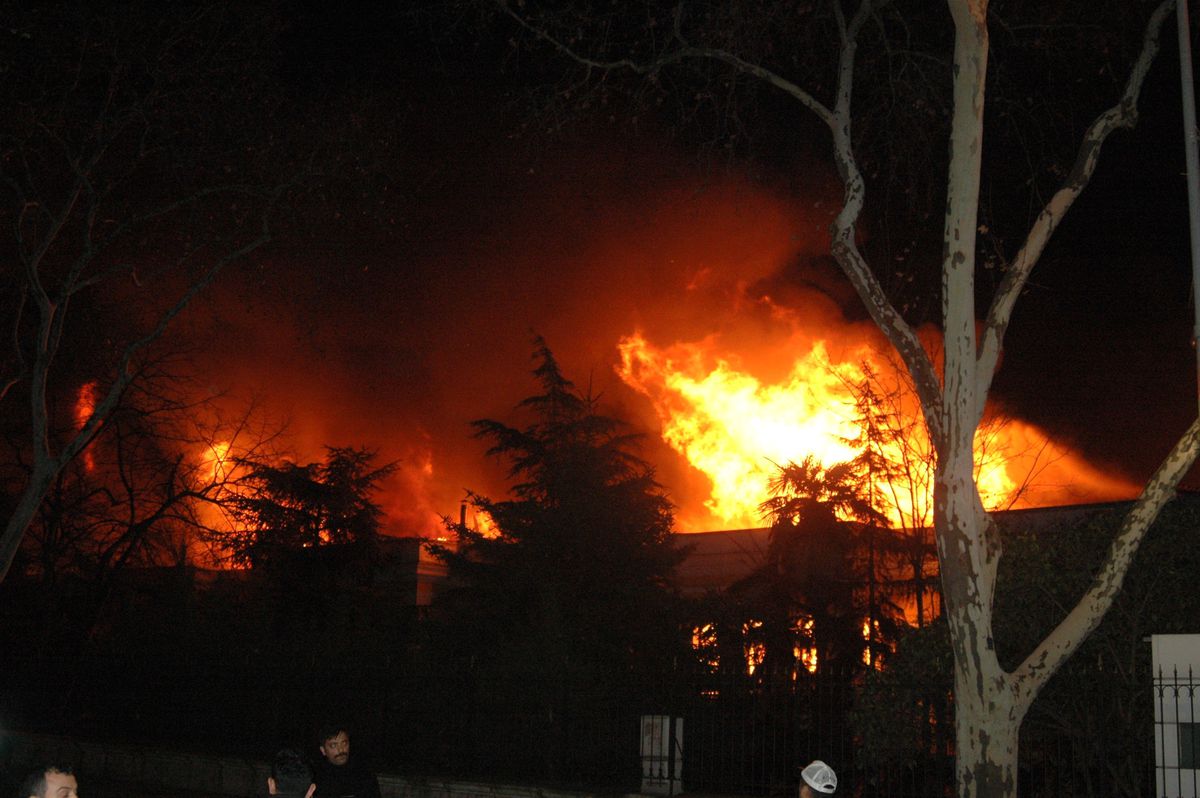 Galatasaray Üniversitesi\'nde Yangın (2)