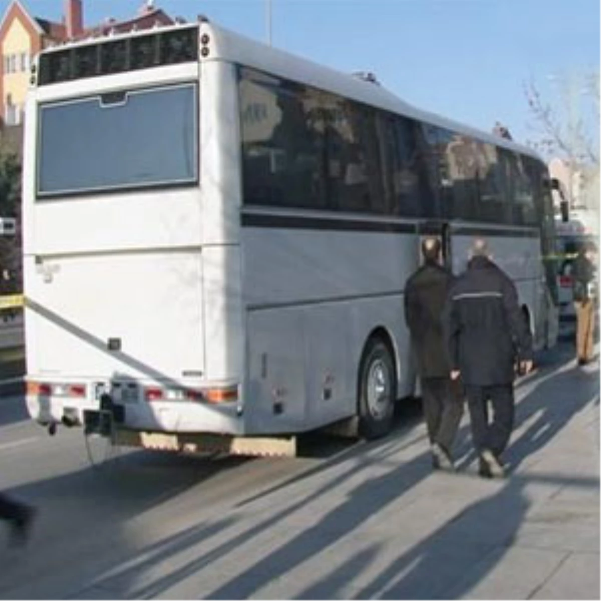 Gardiyanlara Silahlı Saldırı: 3 Ölü, 1 Yaralı