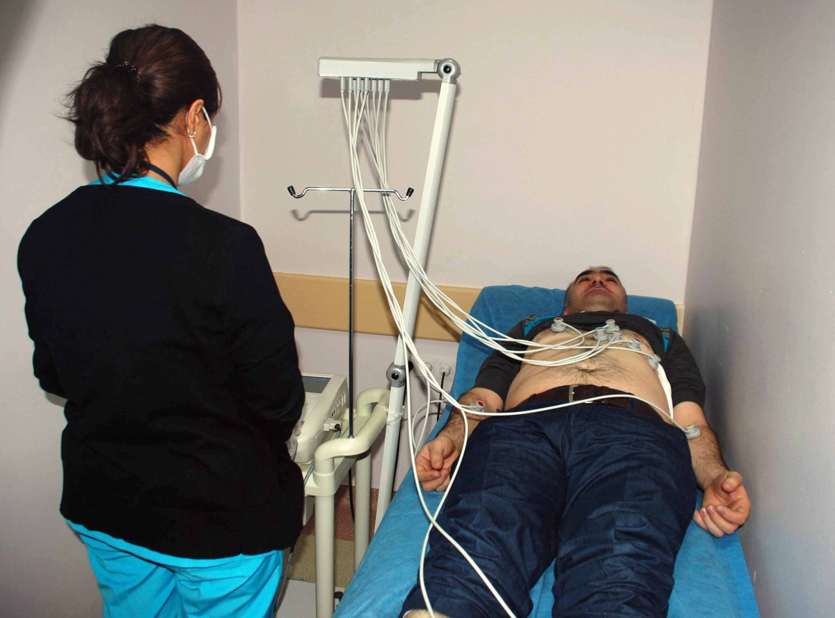 Kahta\'daki Polisler Sağlık Taramasından Geçti