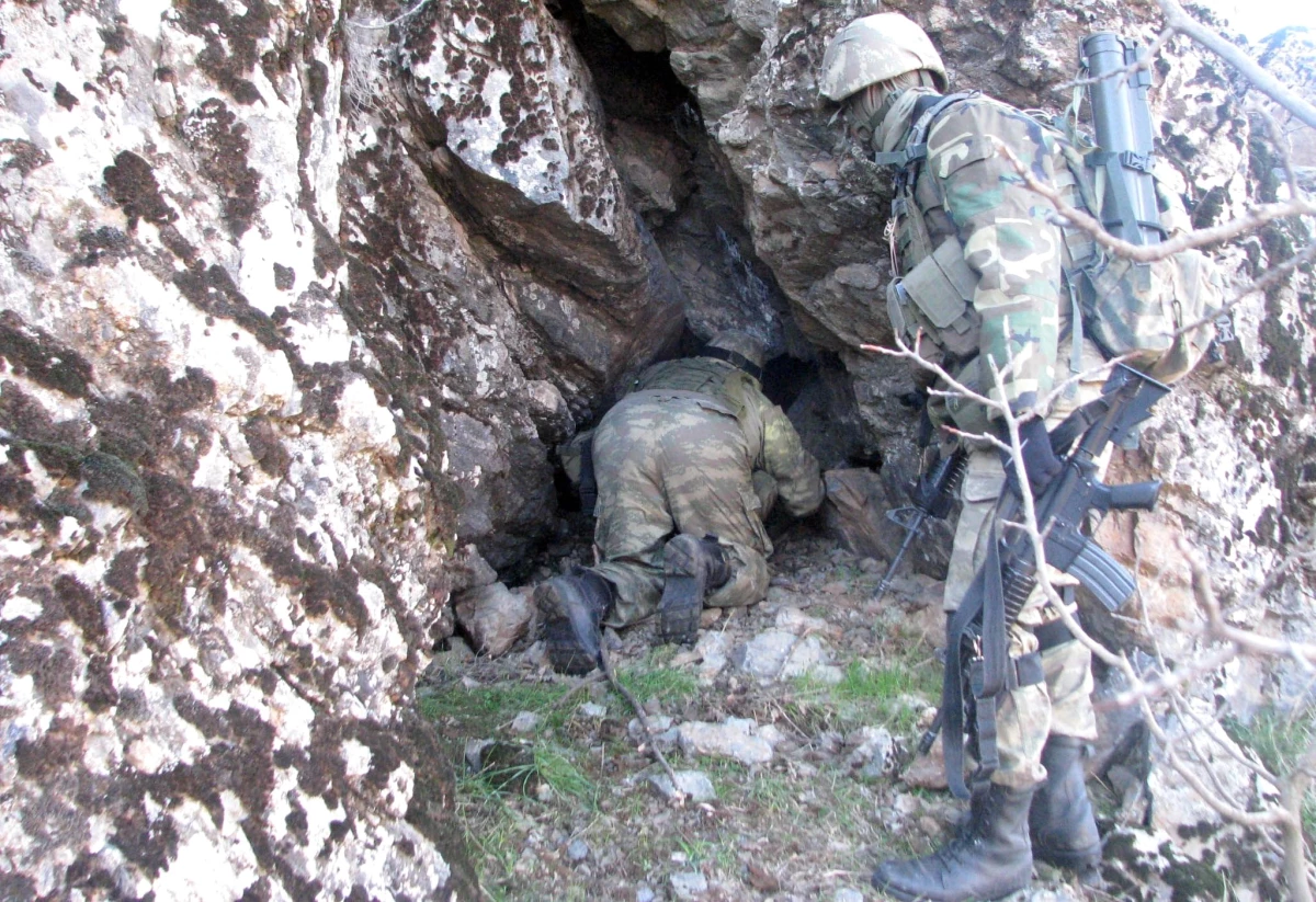 PKK\'lılar Mağarada Kıstırıldı