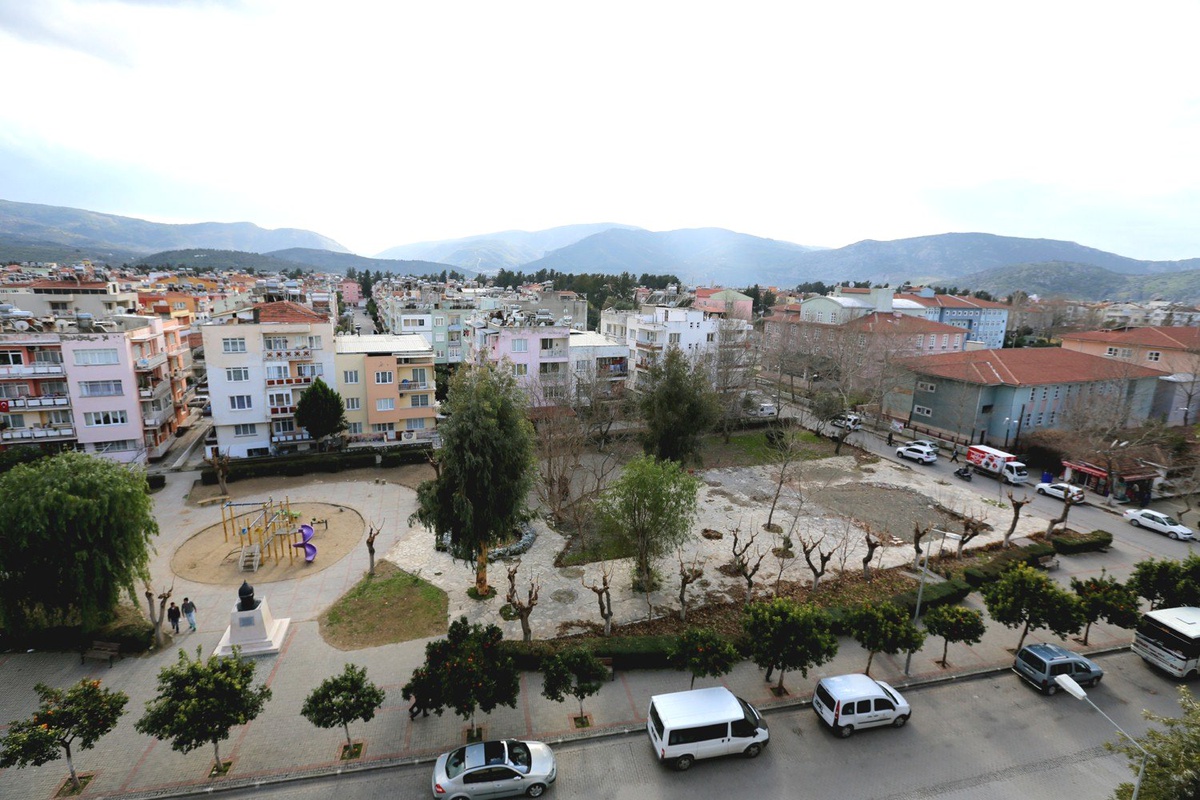 Selçuk\'ta Emlak Park\'ın Yer Teslimi Yapıldı