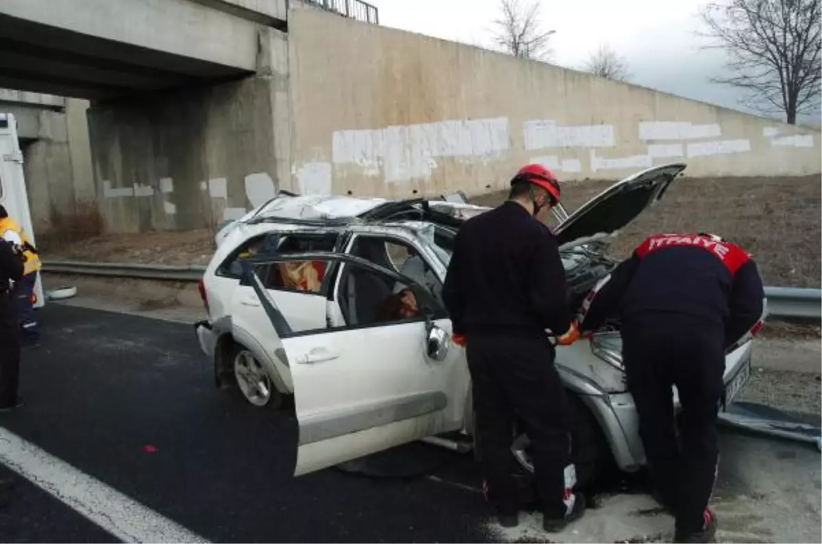 Bariyerlere Çarpan Cip Takla Attı: 1 Ölü, 1 Yaralı