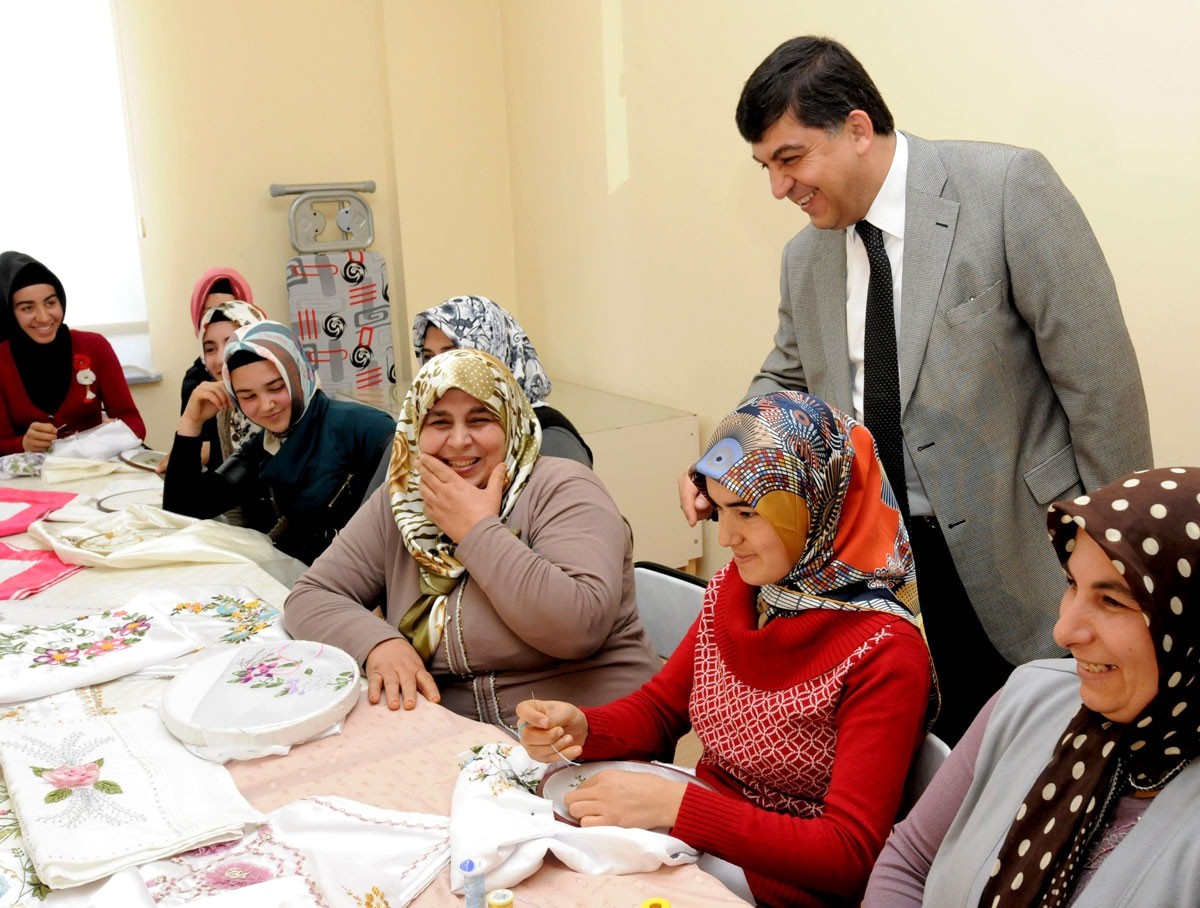Başkan Fadıloğlu Kursiyerleri Ziyaret Etti