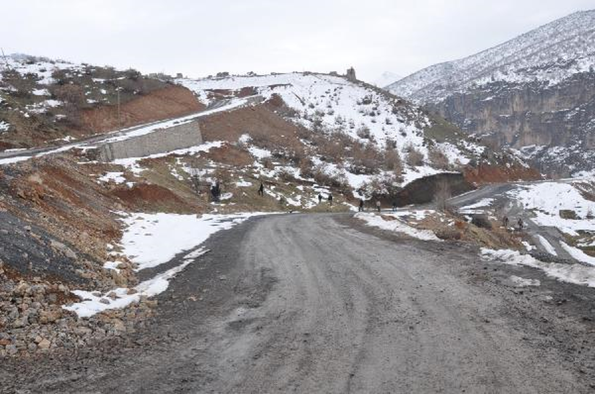Çukurca\'da PKK\'lıya Ait 1 Ceset Daha Bulundu