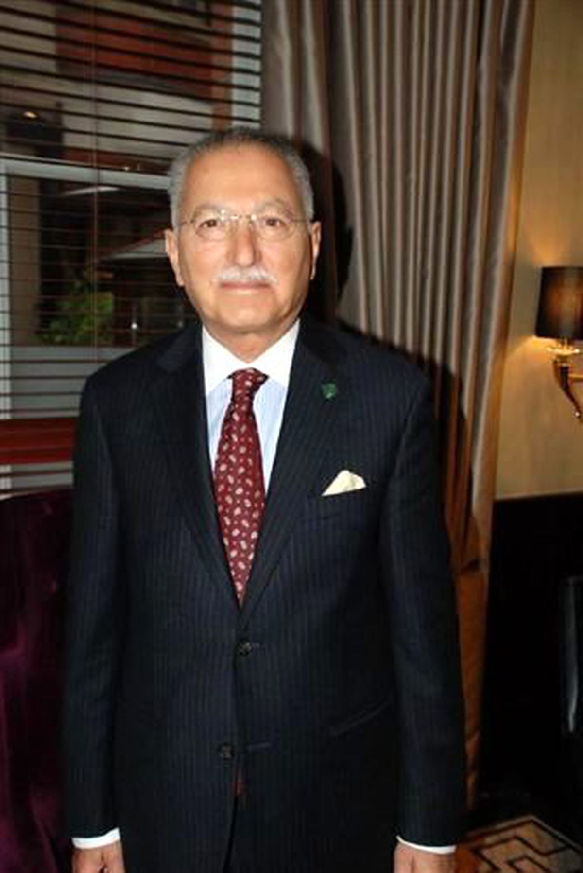 Ekmelettin İhsanoğlu: "İslamafobya, Siyasi Hesaplara Alet Ediliyor"