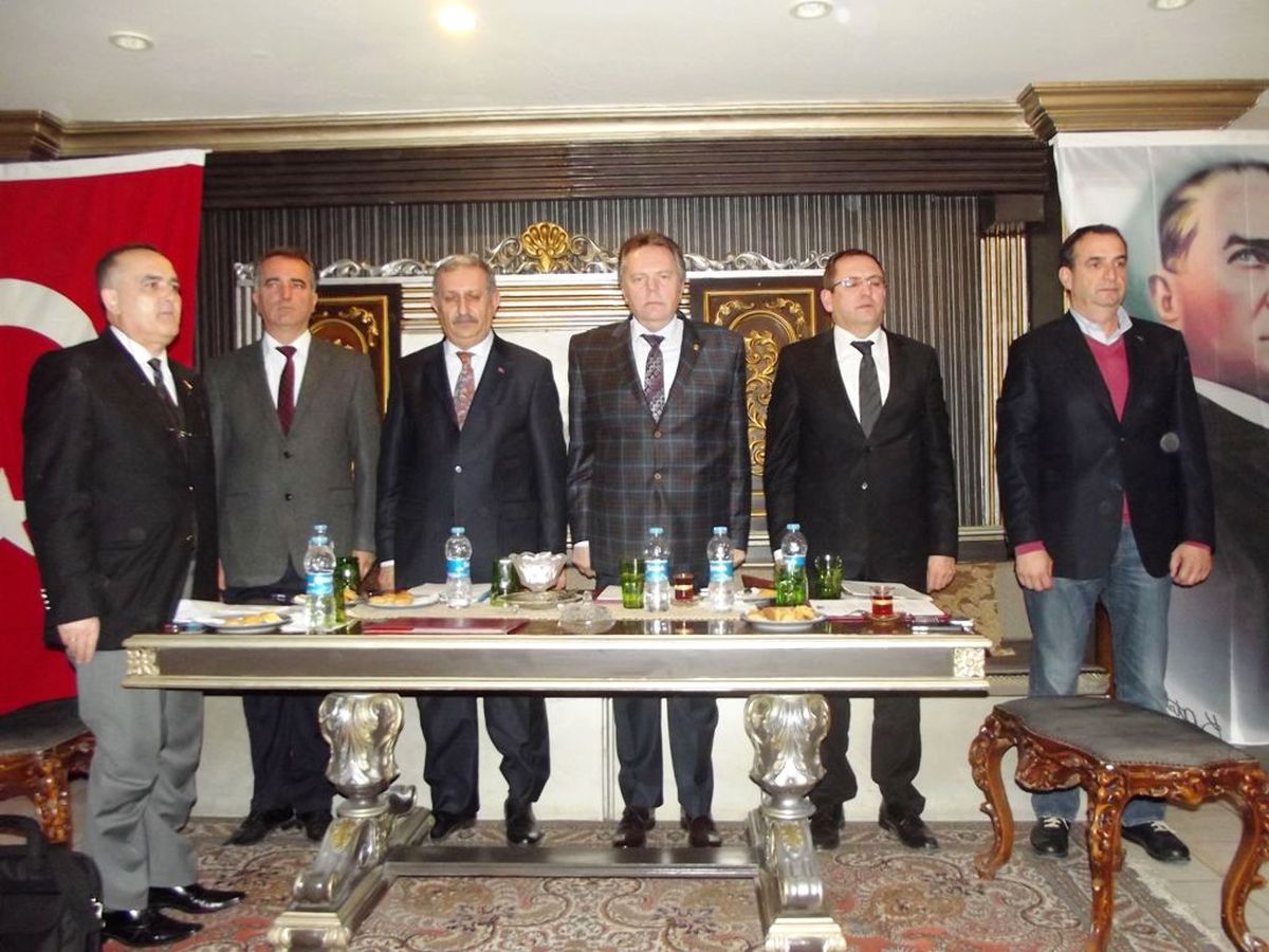 Emitt\'e Ayvalık Fırtınası Esecek