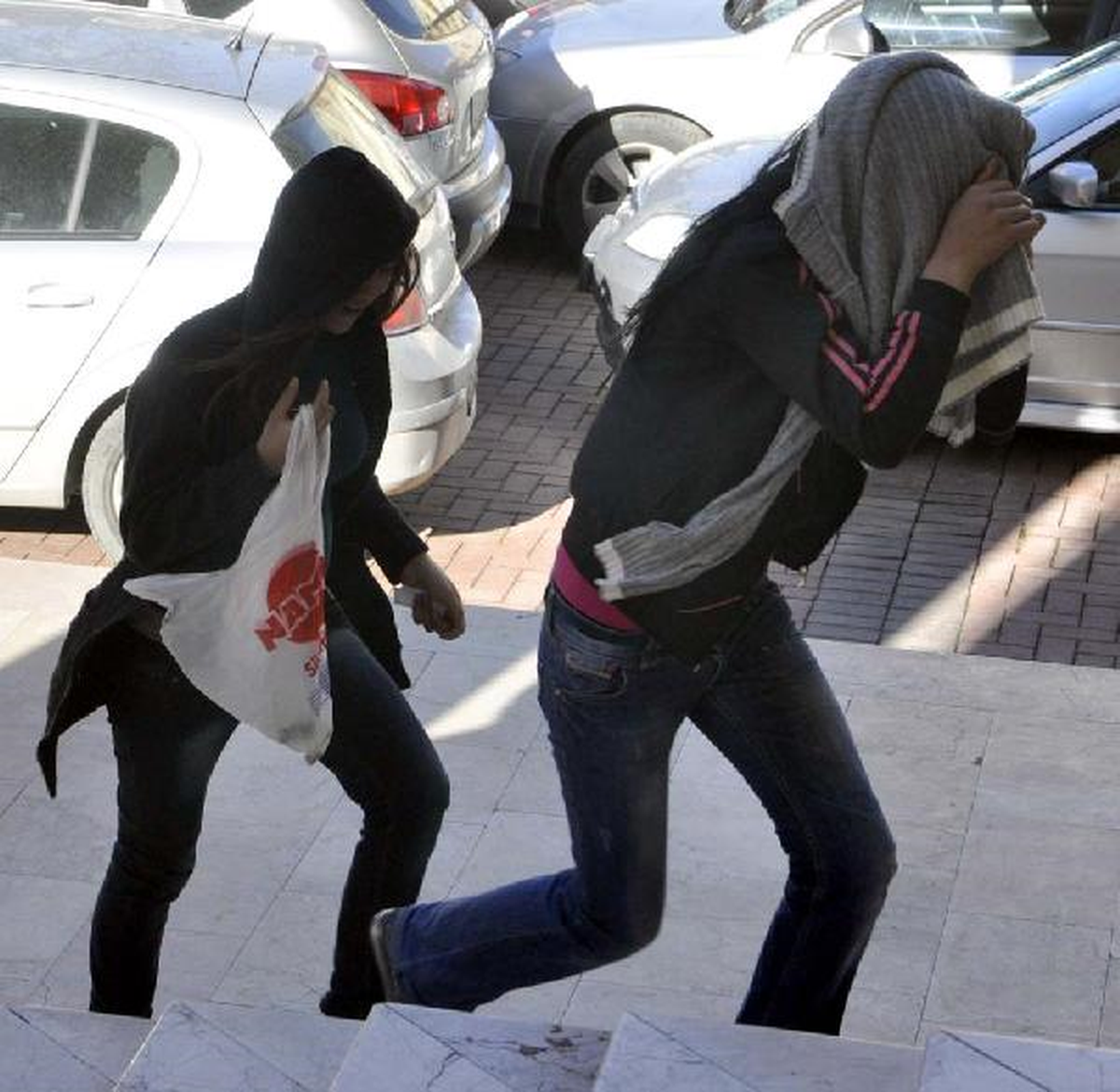 Hırsızlıktan Yakalandılar