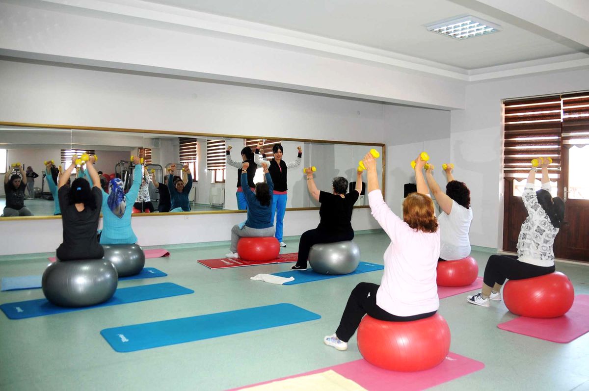 Mamaklı Kadınlar, Aile Merkezlerinde Form Tutuyor