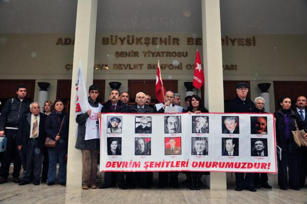 Meydana Uğur Mumcu Anıtı İstediler