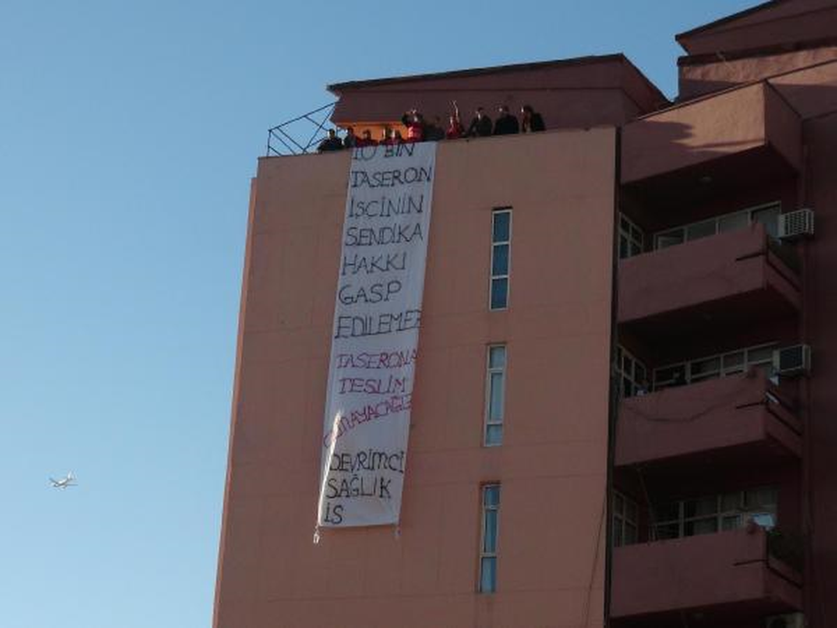 Sağlıkçılar Çatıda Eylemde