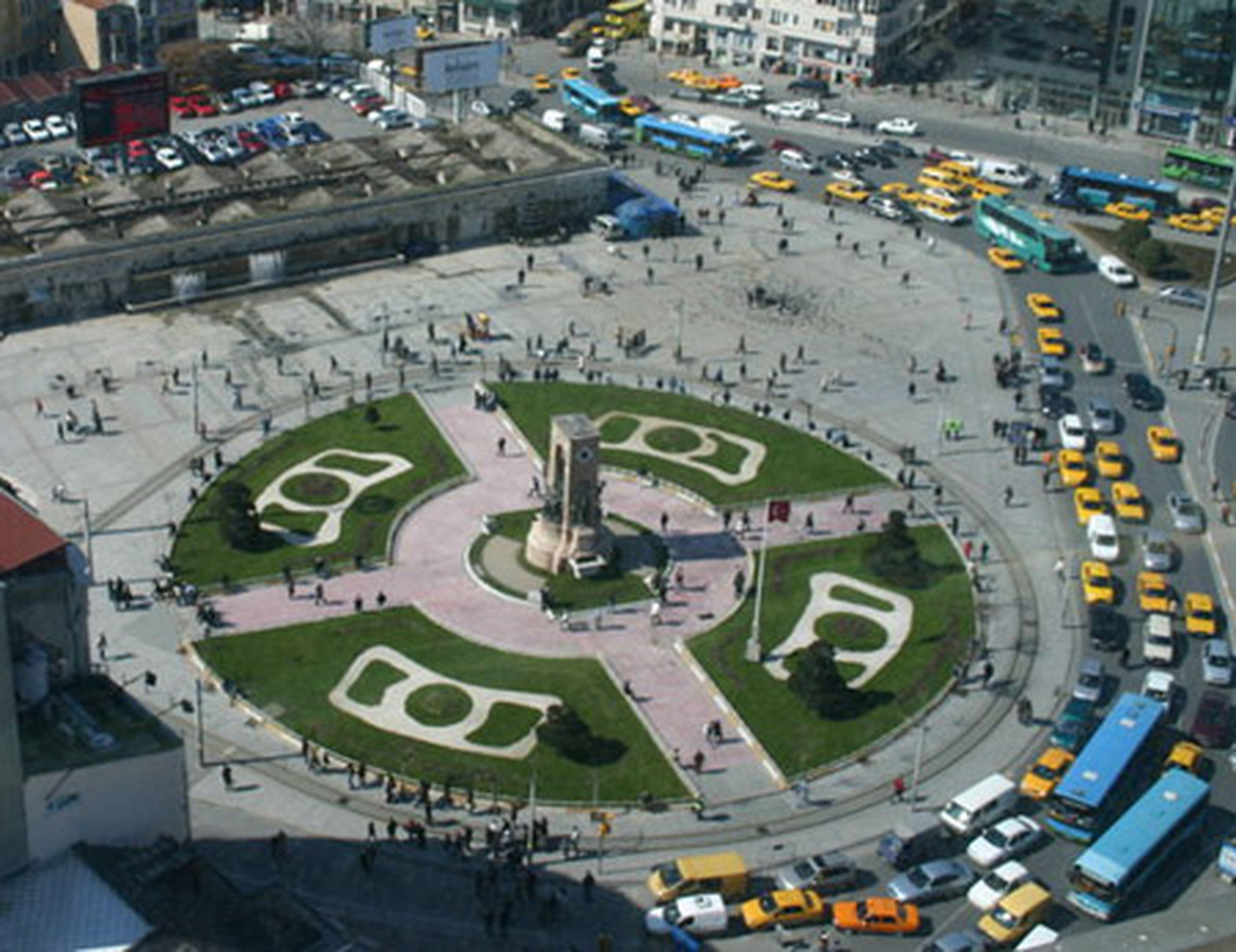 Tarlabaşı\'ndan Taksim\'e Çıkış, 20 Gün Süreyle Kapalı