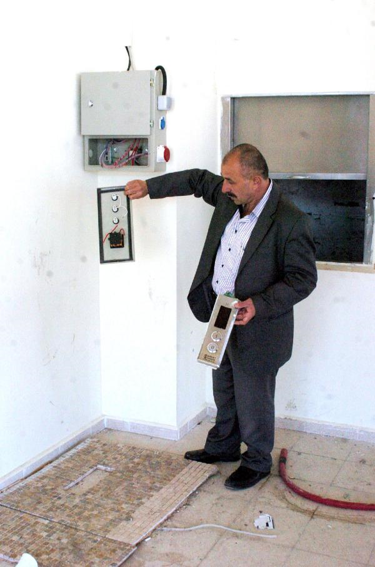 TOKİ\'nin Yaptırdığı Sosyal Tesis Kullanılmadan Harabe Hale Geldi