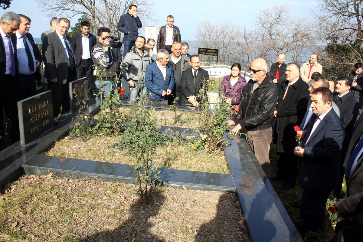 Vefat Eden Gazeteciler Mezarları Başında Anıldı