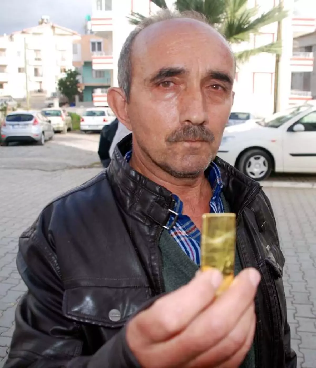 Altın Görünümlü Çakmakla Dolandırıldı