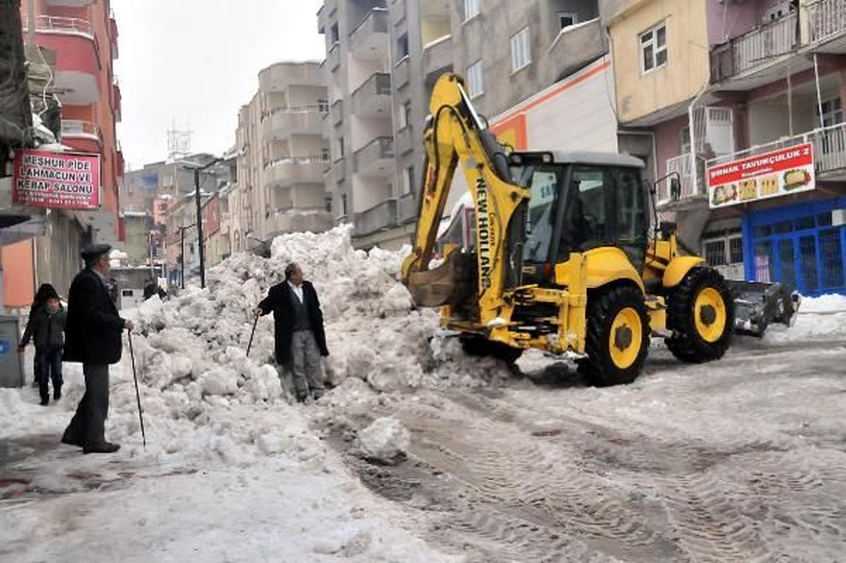 Ardahan\'da Belediyenin Karla Mücadele Çalışması