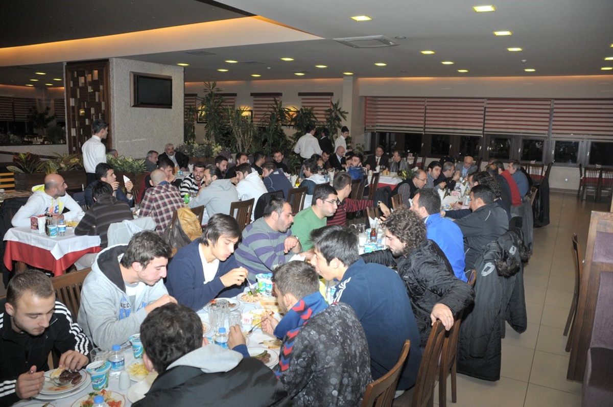 Başkan Aktaş\'tan İnegölspor\'a Moral Yemeği