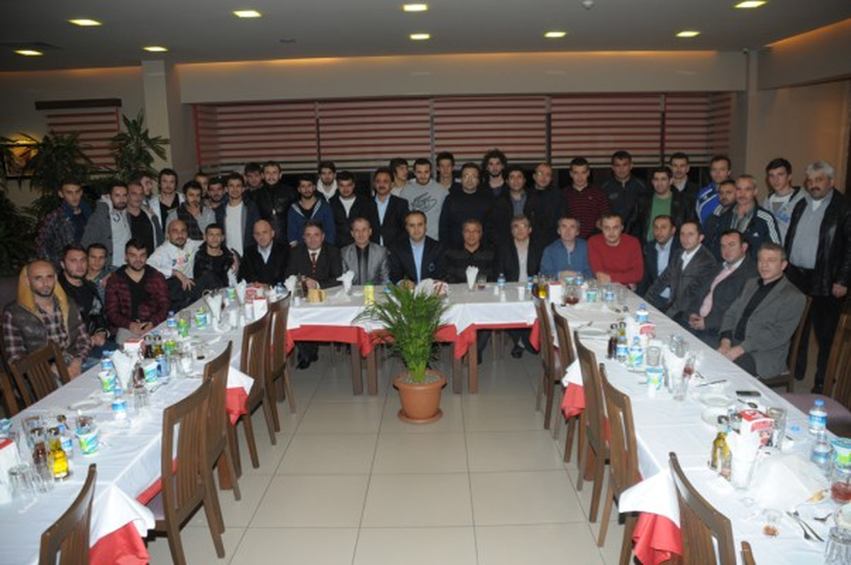 Başkan Aktaş\'tan İnegölspor\'a Moral Yemeği