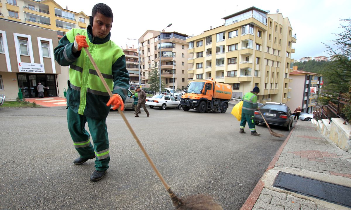 Çankaya\'da Temizlik Kampanyaları Devam Ediyor