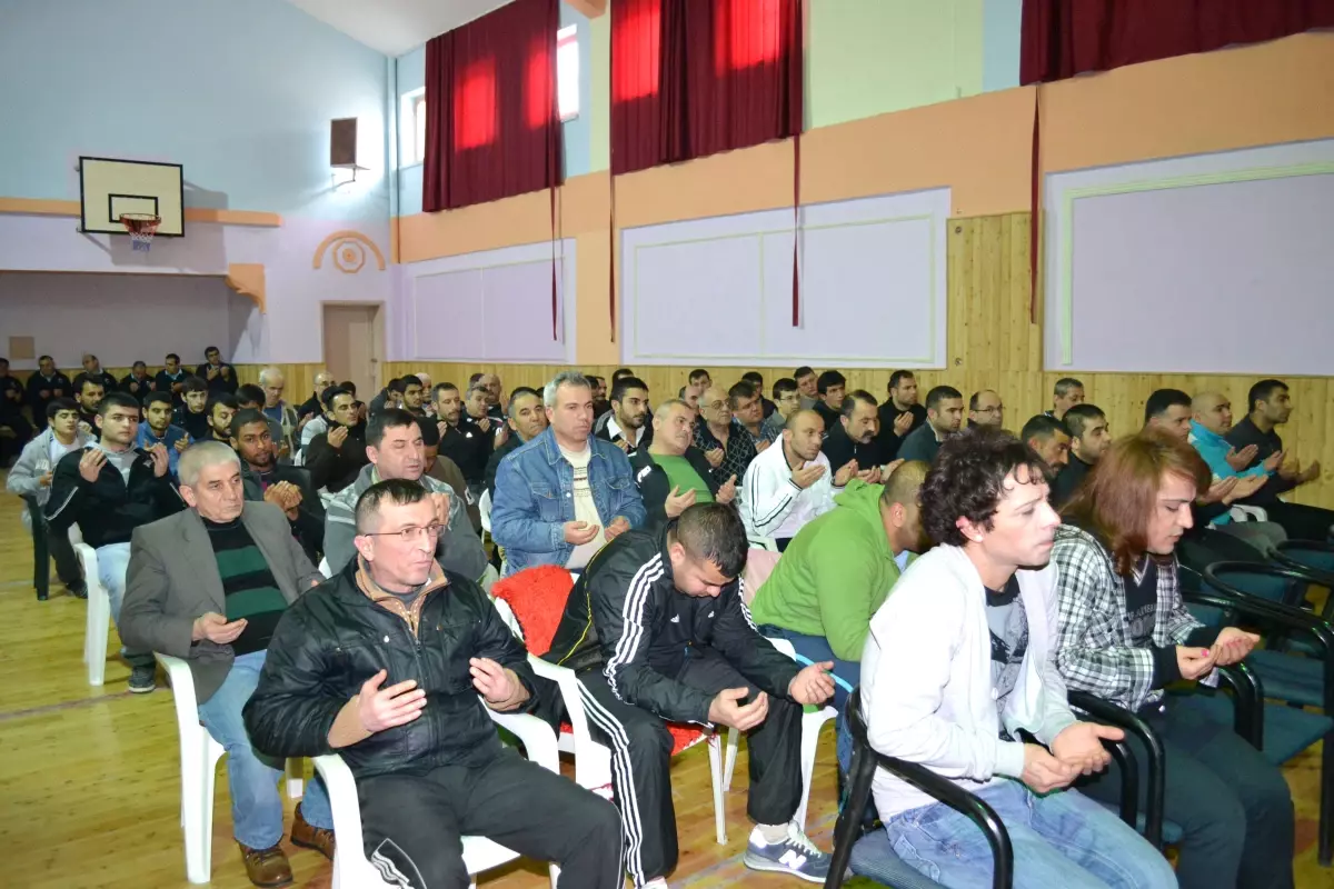 Cezaevinde Mevlit Kandili Kutlandı