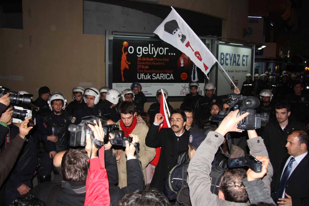 Çuval Eylemi Berlin\'i Şaşırttı